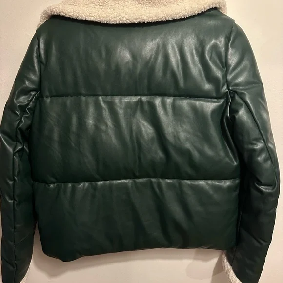 Levi's Green Puffer Jacket with White Sherpa Collar - Picture 6 of 8